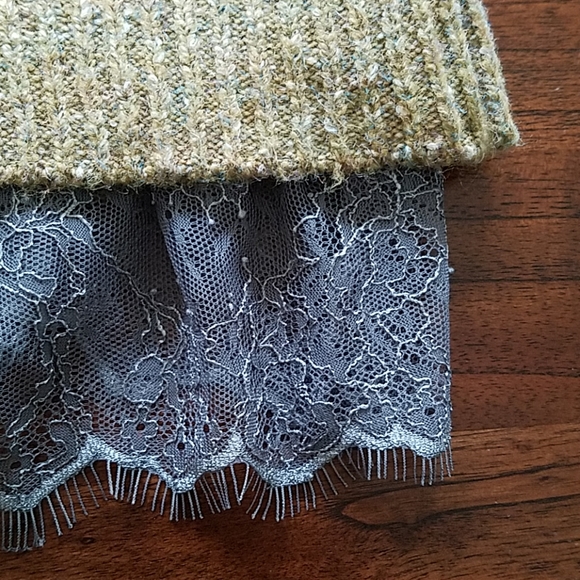 Lori Goldstein Sweater w/Lace Ruffled Edge - Picture 8 of 8